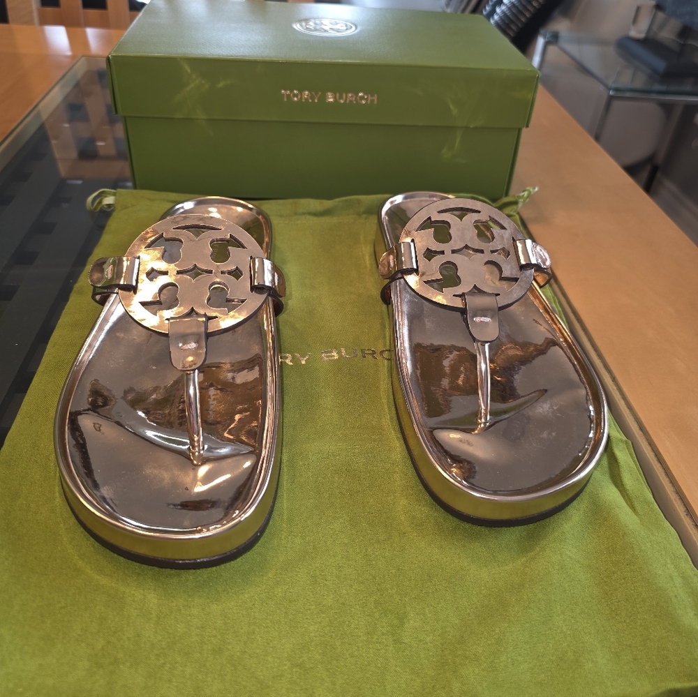 NWT Tory Burch Gold Sandals SOLD OUT EVERYWHERE